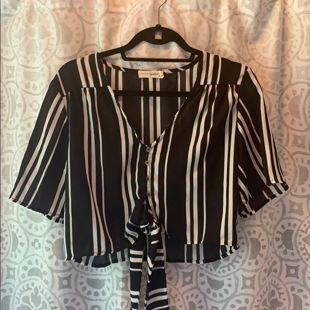 Black & white loose crop top